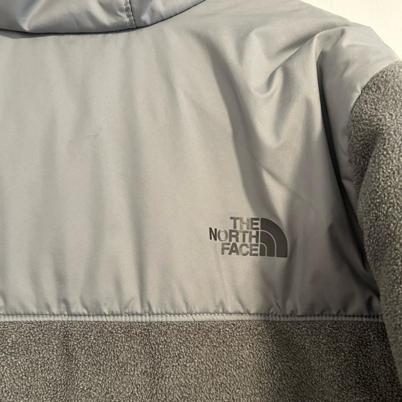 GUC Boy’s North Face Reversible Coat - Picture 11 of 16